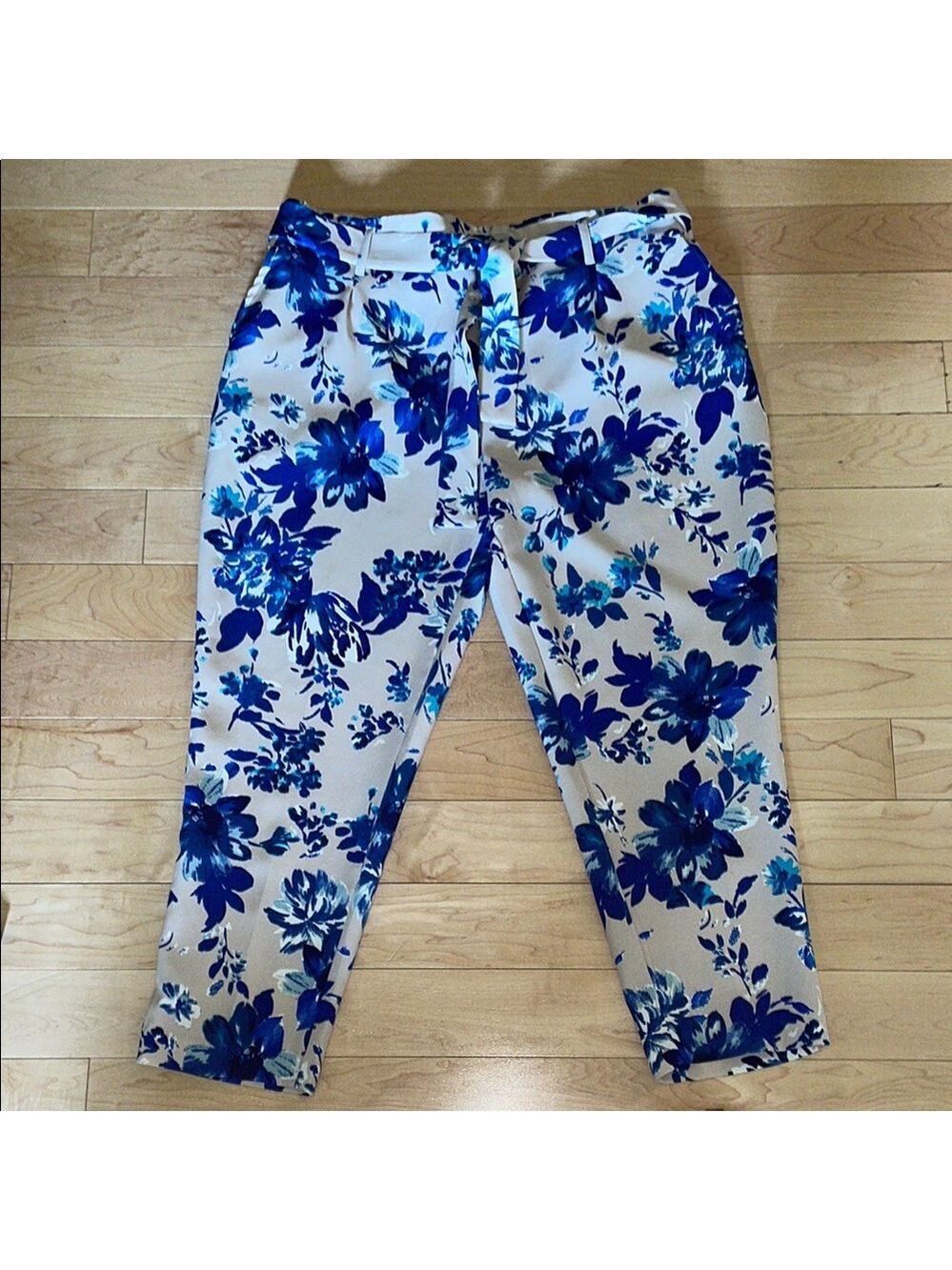 Jules & Leopold Blue And Light Tan Floral Cropped Pants - Picture 4 of 11
